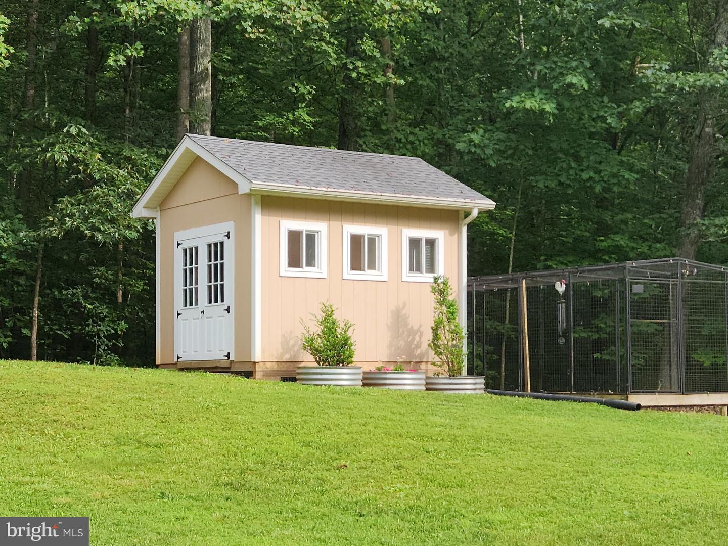 9525 ANGELICA LN, MARSHALL, Virginia 20115, 4 Bedrooms Bedrooms, 10 Rooms Rooms,2 BathroomsBathrooms,Residential,For sale,9525 ANGELICA LN,VAFQ2017116 MLS # VAFQ2017116