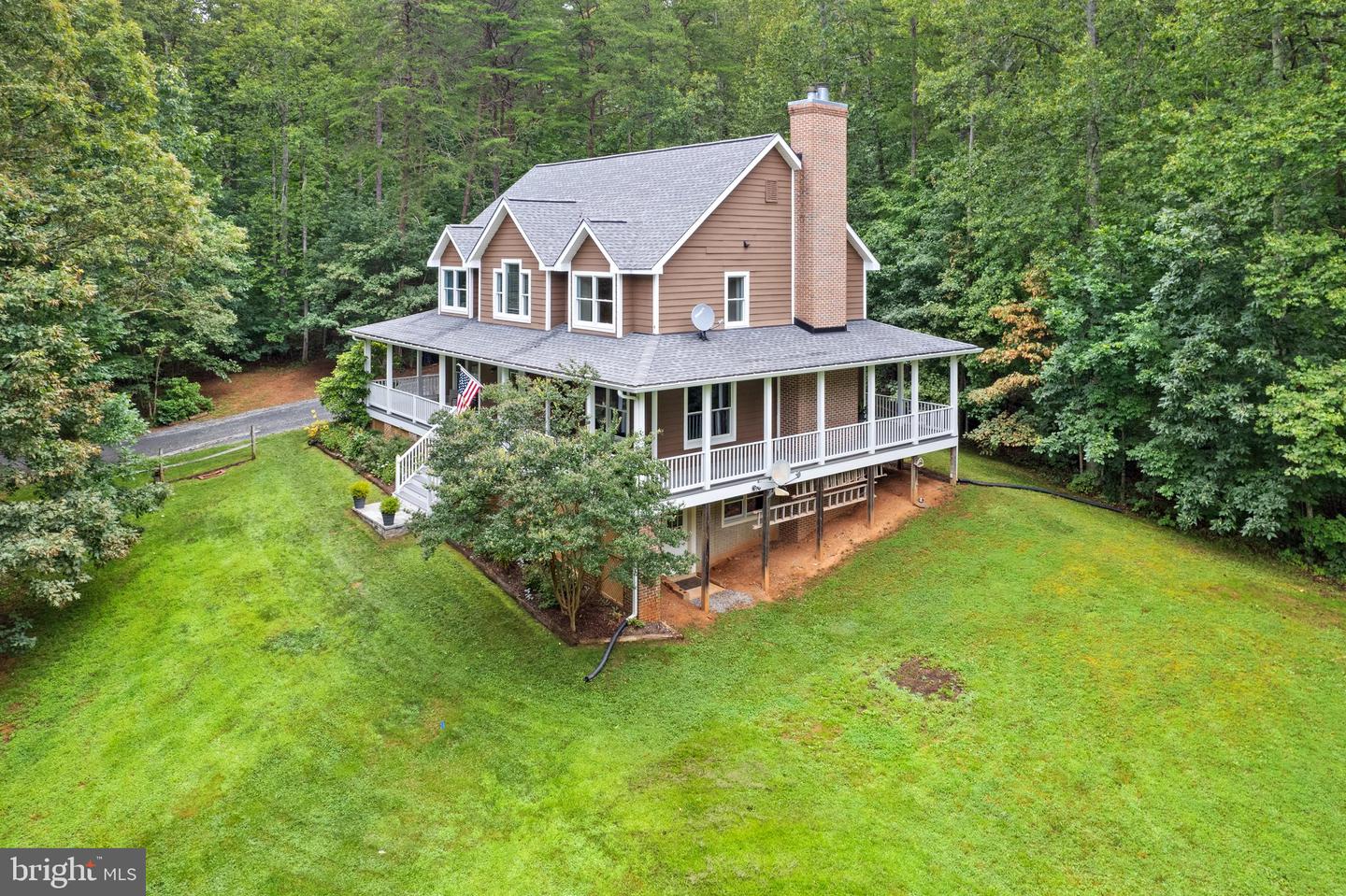 9525 ANGELICA LN, MARSHALL, Virginia 20115, 4 Bedrooms Bedrooms, 10 Rooms Rooms,2 BathroomsBathrooms,Residential,For sale,9525 ANGELICA LN,VAFQ2017116 MLS # VAFQ2017116