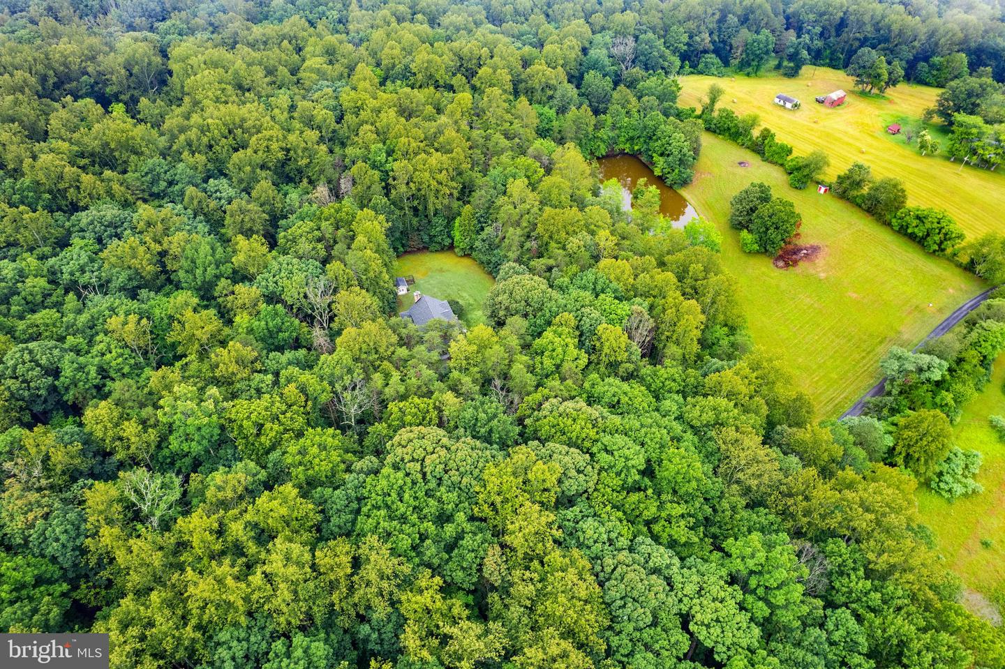 9525 ANGELICA LN, MARSHALL, Virginia 20115, 4 Bedrooms Bedrooms, 10 Rooms Rooms,2 BathroomsBathrooms,Residential,For sale,9525 ANGELICA LN,VAFQ2017116 MLS # VAFQ2017116