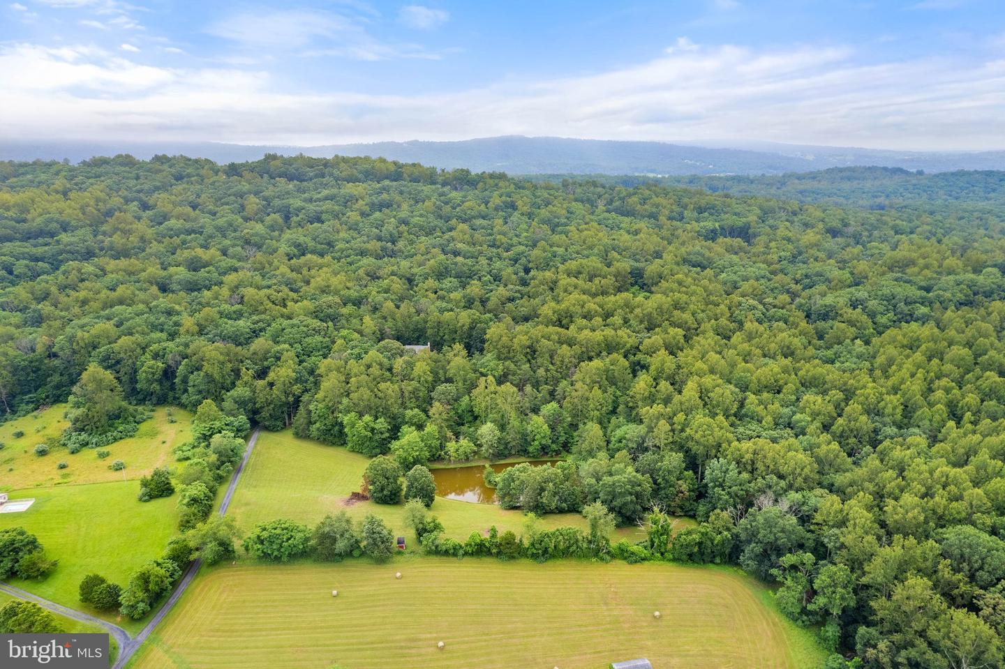 9525 ANGELICA LN, MARSHALL, Virginia 20115, 4 Bedrooms Bedrooms, 10 Rooms Rooms,2 BathroomsBathrooms,Residential,For sale,9525 ANGELICA LN,VAFQ2017116 MLS # VAFQ2017116