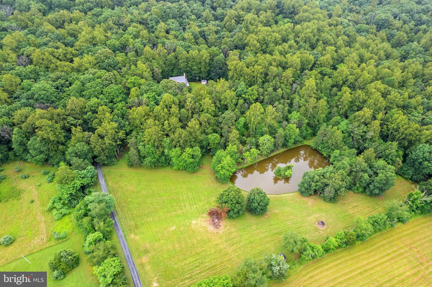 9525 ANGELICA LN, MARSHALL, Virginia 20115, 4 Bedrooms Bedrooms, 10 Rooms Rooms,2 BathroomsBathrooms,Residential,For sale,9525 ANGELICA LN,VAFQ2017116 MLS # VAFQ2017116
