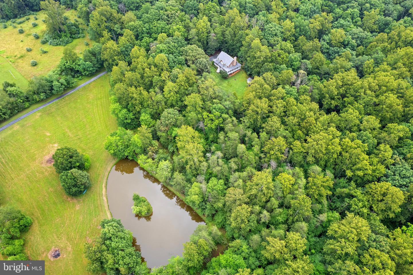 9525 ANGELICA LN, MARSHALL, Virginia 20115, 4 Bedrooms Bedrooms, 10 Rooms Rooms,2 BathroomsBathrooms,Residential,For sale,9525 ANGELICA LN,VAFQ2017116 MLS # VAFQ2017116