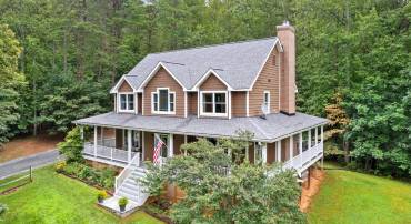 9525 ANGELICA LN, MARSHALL, Virginia 20115, 4 Bedrooms Bedrooms, 10 Rooms Rooms,2 BathroomsBathrooms,Residential,For sale,9525 ANGELICA LN,VAFQ2017116 MLS # VAFQ2017116