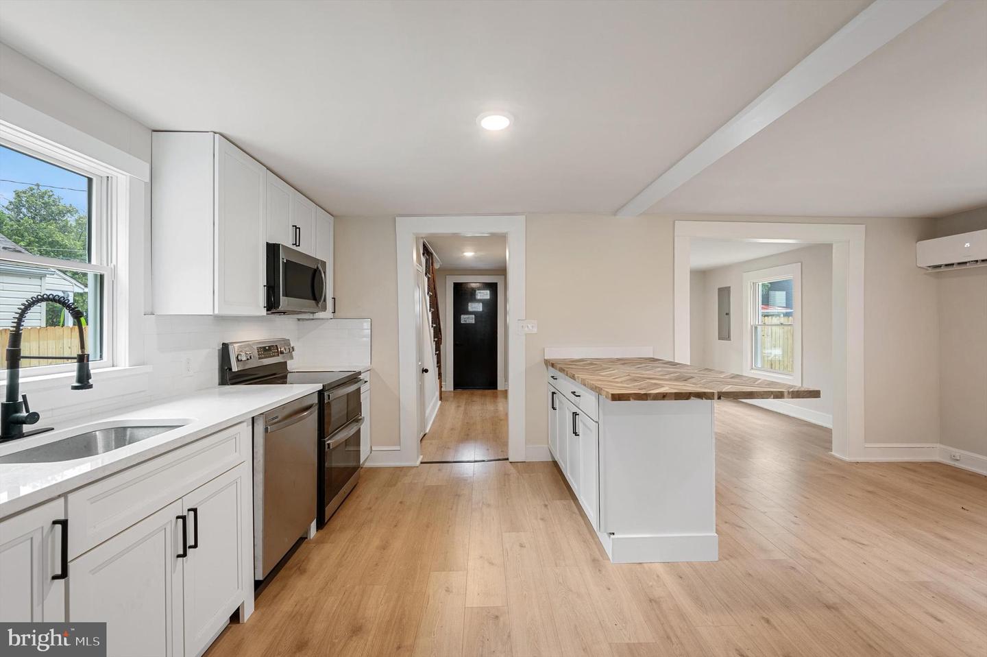 553 HIGHLAND AVE, WINCHESTER, Virginia 22601, 3 Bedrooms Bedrooms, ,2 BathroomsBathrooms,Residential,For sale,553 HIGHLAND AVE,VAWI2007976 MLS # VAWI2007976