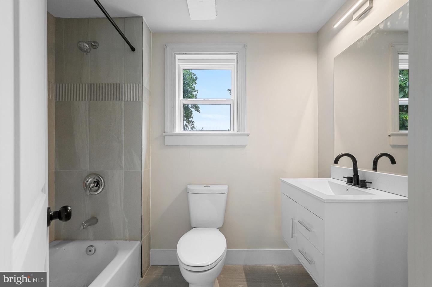 553 HIGHLAND AVE, WINCHESTER, Virginia 22601, 3 Bedrooms Bedrooms, ,2 BathroomsBathrooms,Residential,For sale,553 HIGHLAND AVE,VAWI2007976 MLS # VAWI2007976