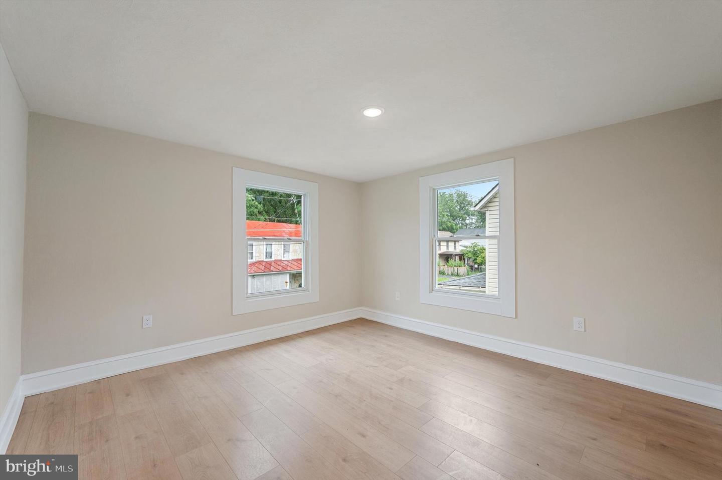 553 HIGHLAND AVE, WINCHESTER, Virginia 22601, 3 Bedrooms Bedrooms, ,2 BathroomsBathrooms,Residential,For sale,553 HIGHLAND AVE,VAWI2007976 MLS # VAWI2007976