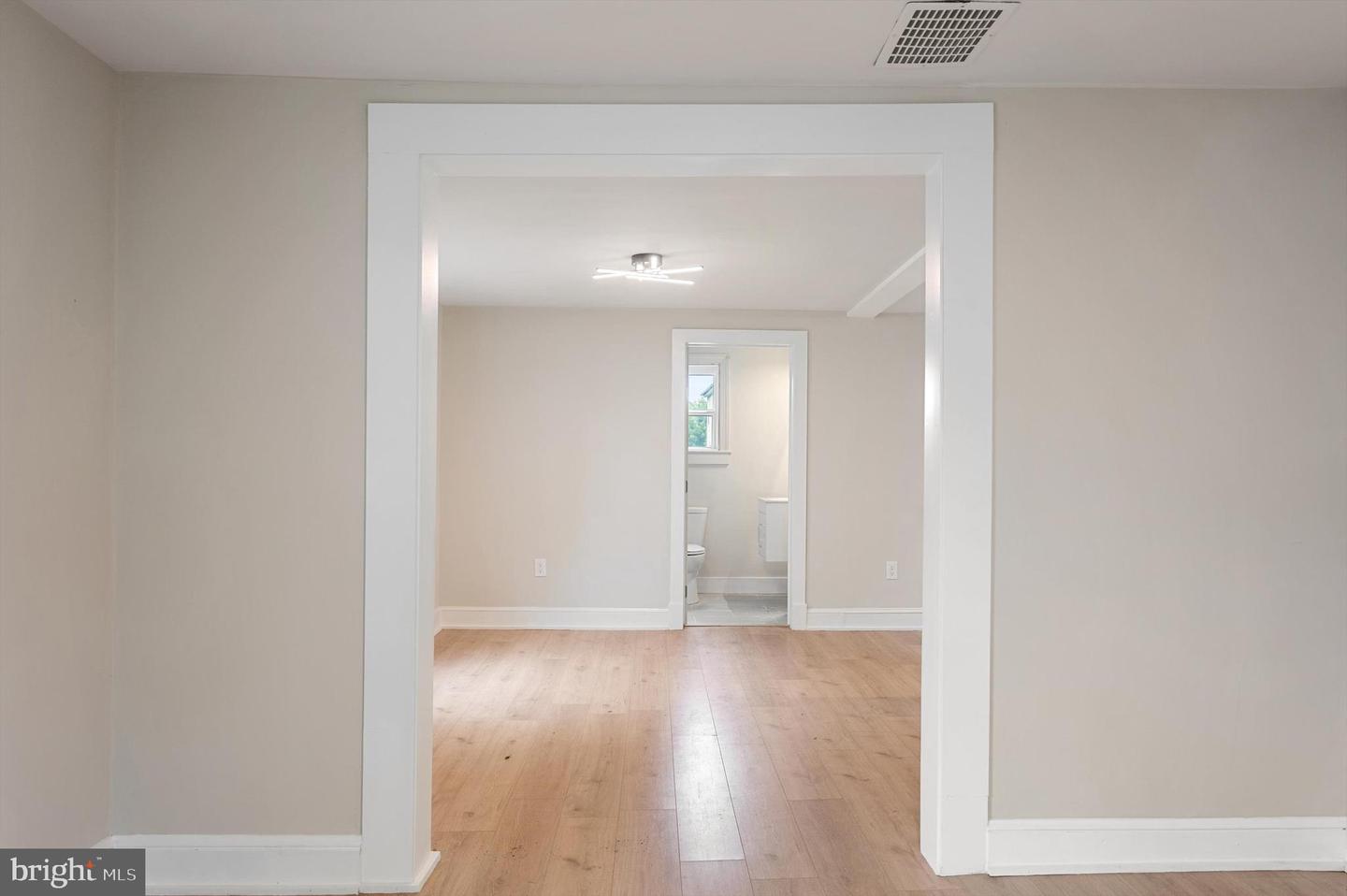 553 HIGHLAND AVE, WINCHESTER, Virginia 22601, 3 Bedrooms Bedrooms, ,2 BathroomsBathrooms,Residential,For sale,553 HIGHLAND AVE,VAWI2007976 MLS # VAWI2007976
