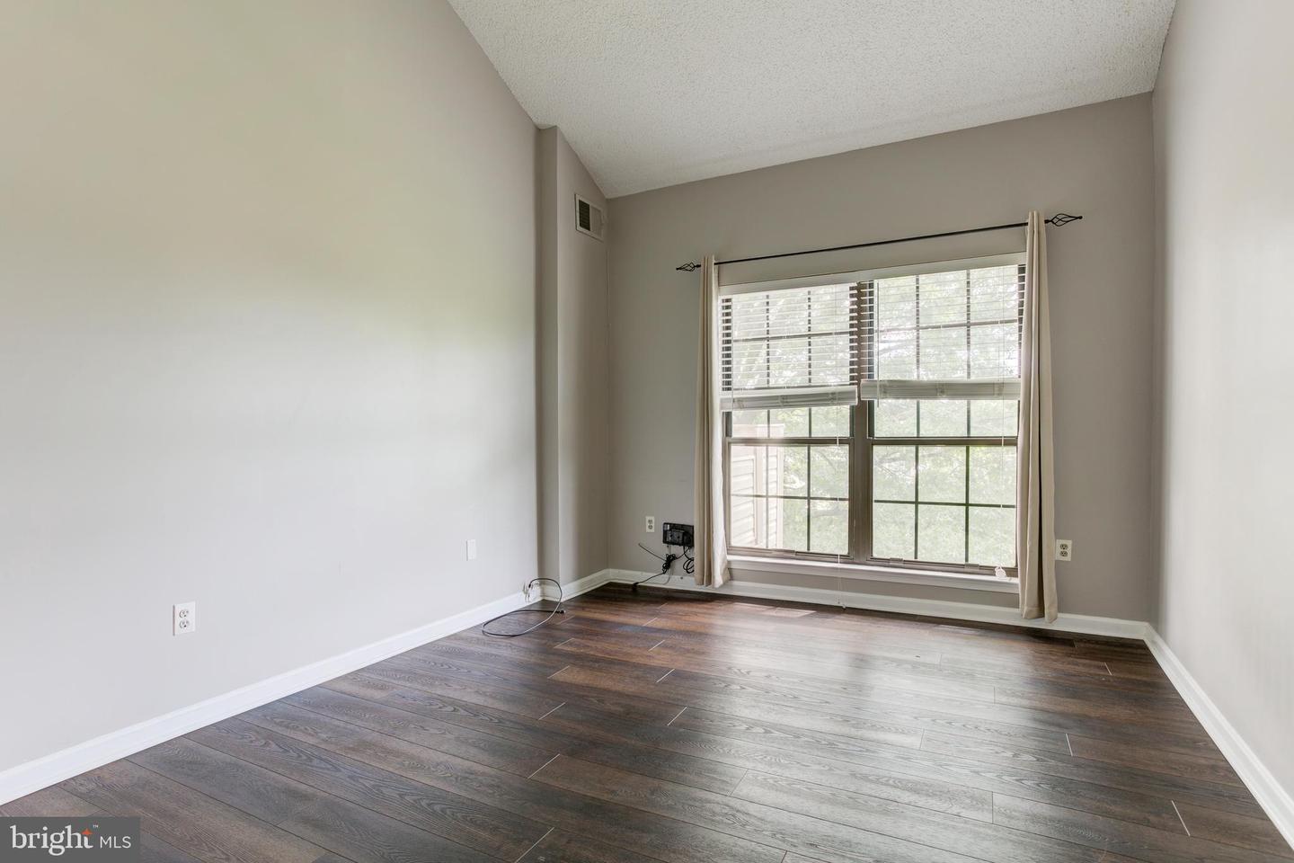 6904 MARY CAROLINE CIR #L, ALEXANDRIA, Virginia 22310, 2 Bedrooms Bedrooms, ,2 BathroomsBathrooms,Residential,For sale,6904 MARY CAROLINE CIR #L,VAFX2248118 MLS # VAFX2248118