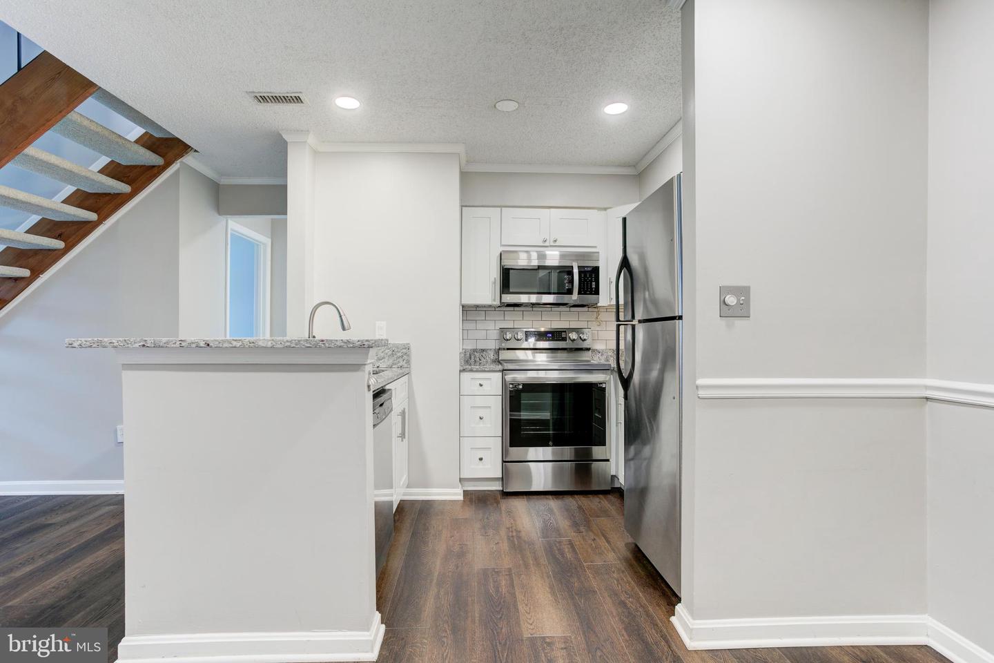 6904 MARY CAROLINE CIR #L, ALEXANDRIA, Virginia 22310, 2 Bedrooms Bedrooms, ,2 BathroomsBathrooms,Residential,For sale,6904 MARY CAROLINE CIR #L,VAFX2248118 MLS # VAFX2248118