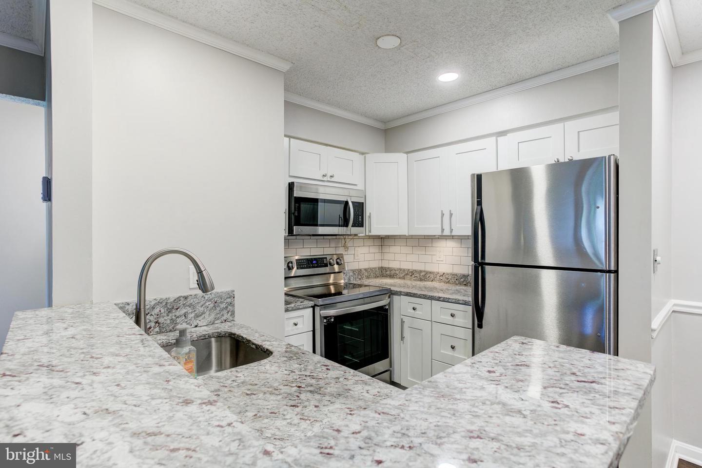 6904 MARY CAROLINE CIR #L, ALEXANDRIA, Virginia 22310, 2 Bedrooms Bedrooms, ,2 BathroomsBathrooms,Residential,For sale,6904 MARY CAROLINE CIR #L,VAFX2248118 MLS # VAFX2248118