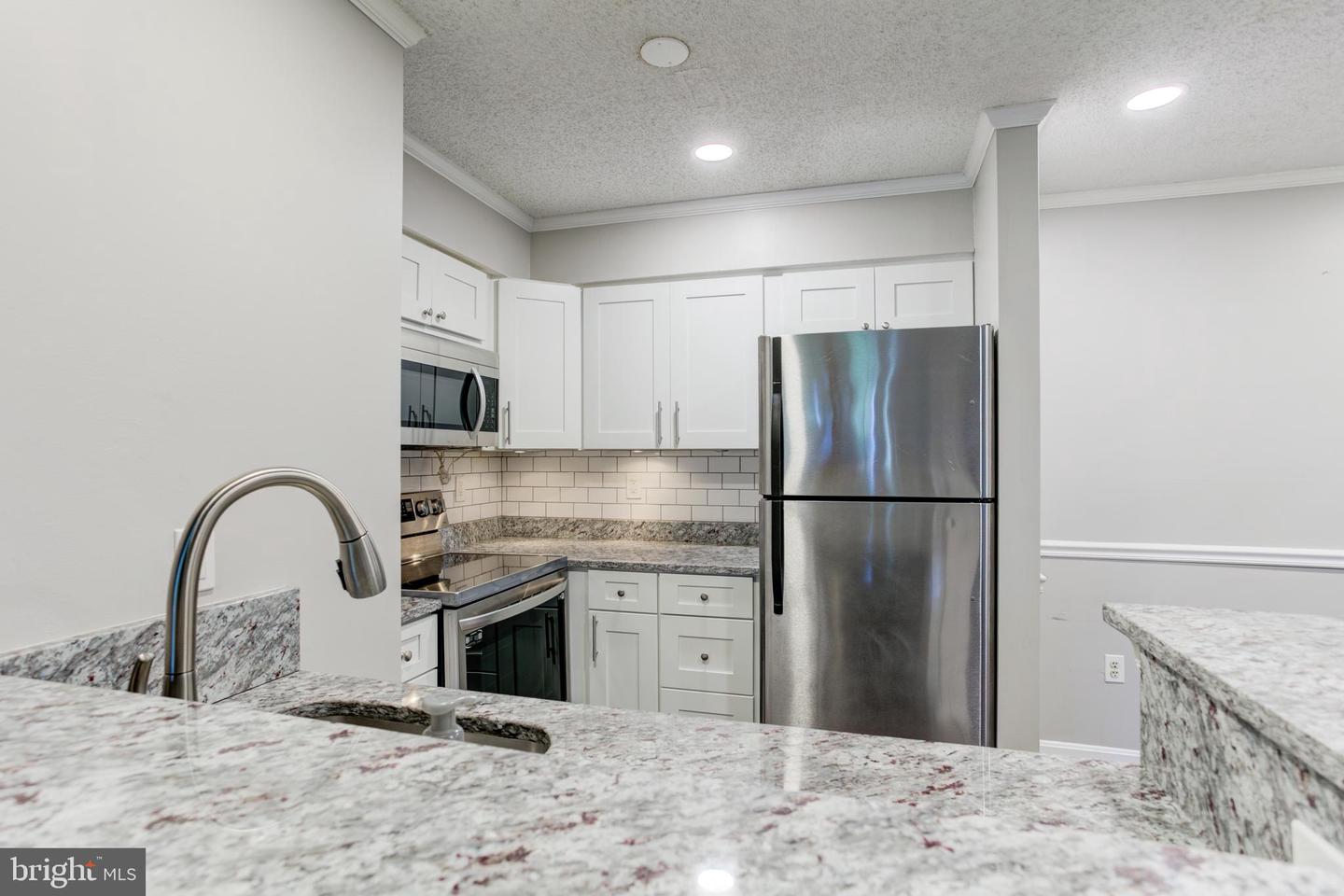6904 MARY CAROLINE CIR #L, ALEXANDRIA, Virginia 22310, 2 Bedrooms Bedrooms, ,2 BathroomsBathrooms,Residential,For sale,6904 MARY CAROLINE CIR #L,VAFX2248118 MLS # VAFX2248118