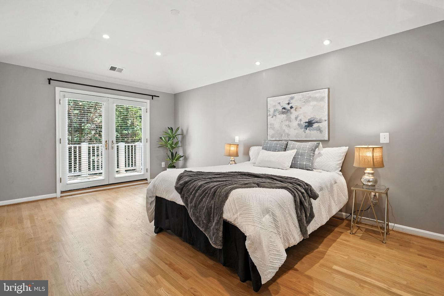 1725 BIRCH RD, MCLEAN, Virginia 22101, 5 Bedrooms Bedrooms, ,3 BathroomsBathrooms,Residential,For sale,1725 BIRCH RD,VAFX2248258 MLS # VAFX2248258