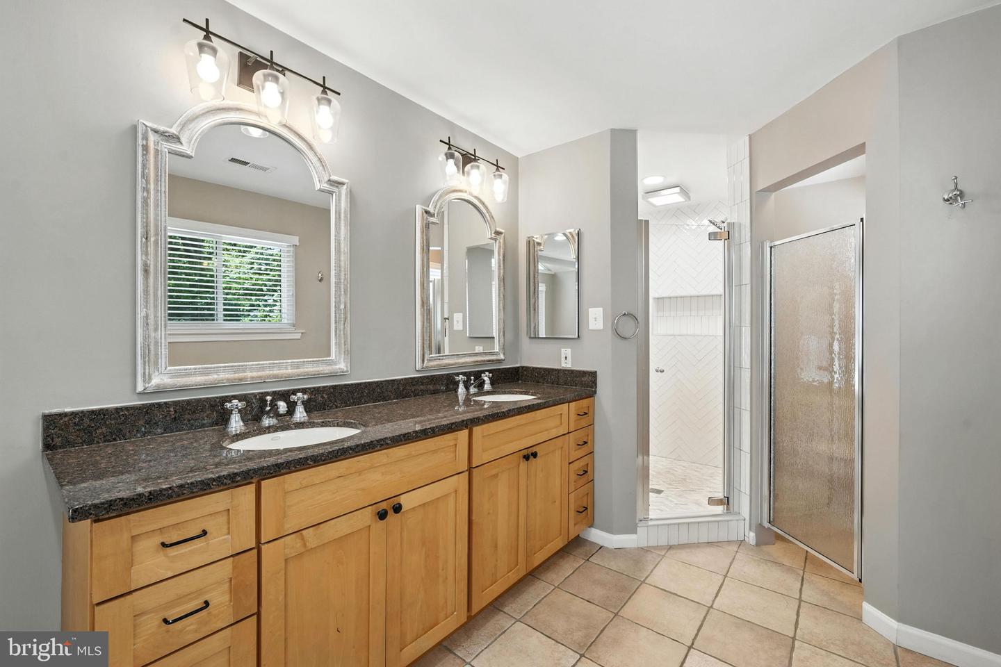 1725 BIRCH RD, MCLEAN, Virginia 22101, 5 Bedrooms Bedrooms, ,3 BathroomsBathrooms,Residential,For sale,1725 BIRCH RD,VAFX2248258 MLS # VAFX2248258