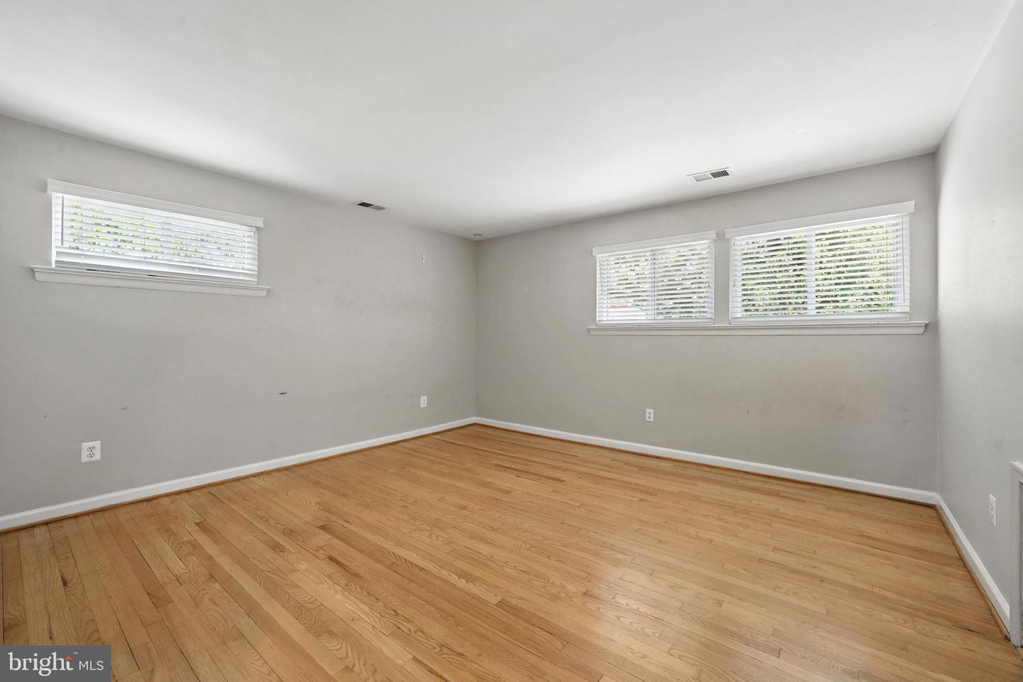 1725 BIRCH RD, MCLEAN, Virginia 22101, 5 Bedrooms Bedrooms, ,3 BathroomsBathrooms,Residential,For sale,1725 BIRCH RD,VAFX2248258 MLS # VAFX2248258