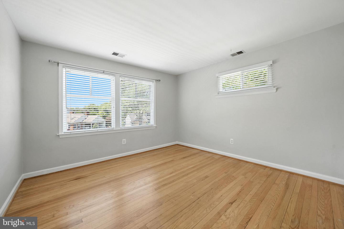 1725 BIRCH RD, MCLEAN, Virginia 22101, 5 Bedrooms Bedrooms, ,3 BathroomsBathrooms,Residential,For sale,1725 BIRCH RD,VAFX2248258 MLS # VAFX2248258