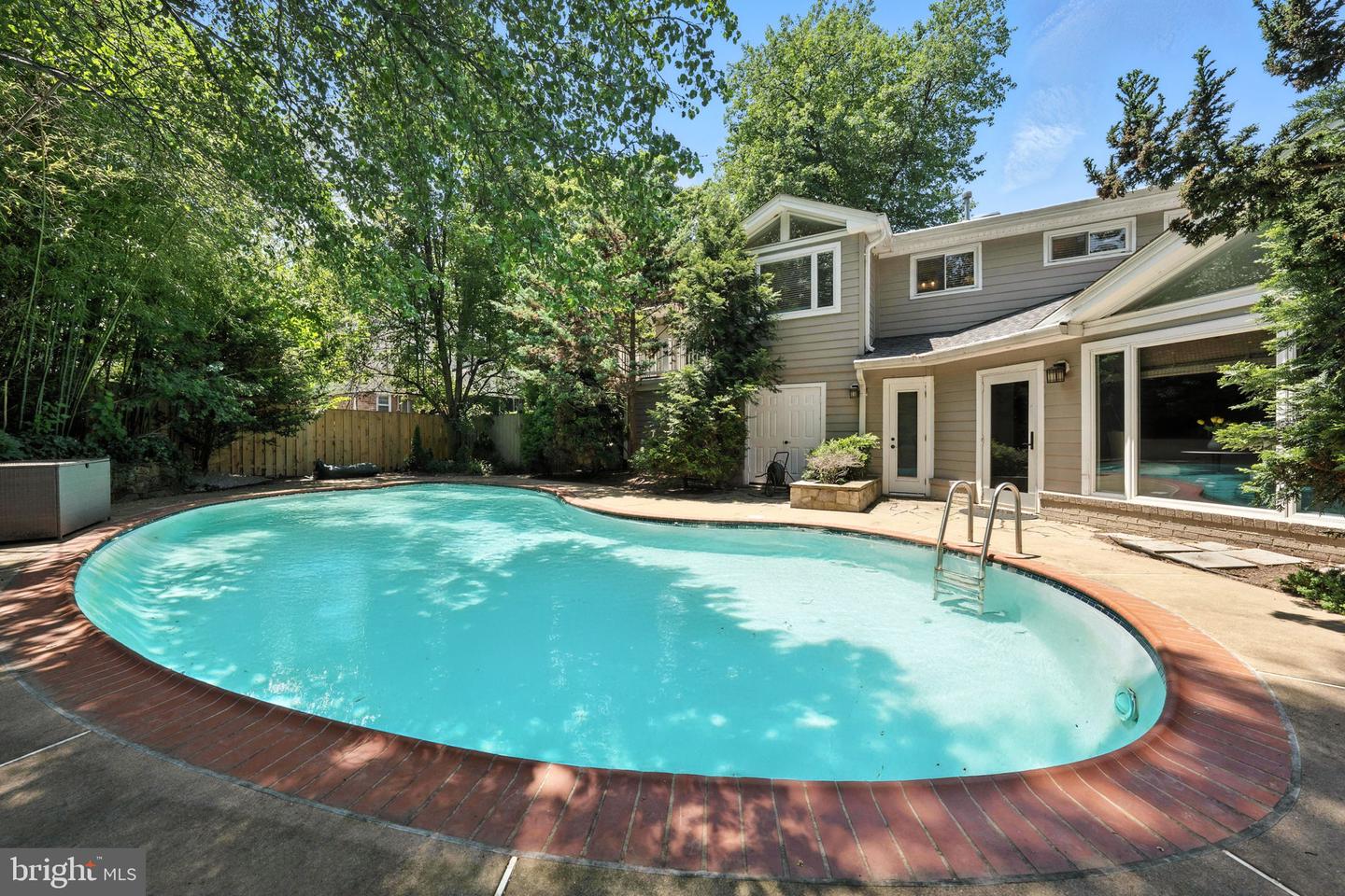 1725 BIRCH RD, MCLEAN, Virginia 22101, 5 Bedrooms Bedrooms, ,3 BathroomsBathrooms,Residential,For sale,1725 BIRCH RD,VAFX2248258 MLS # VAFX2248258