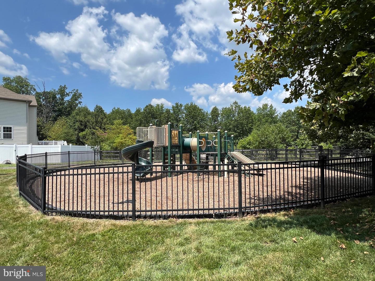 24847 MASON DALE TER, CHANTILLY, Virginia 20152, 3 Bedrooms Bedrooms, ,3 BathroomsBathrooms,Residential,For sale,24847 MASON DALE TER,VALO2099858 MLS # VALO2099858