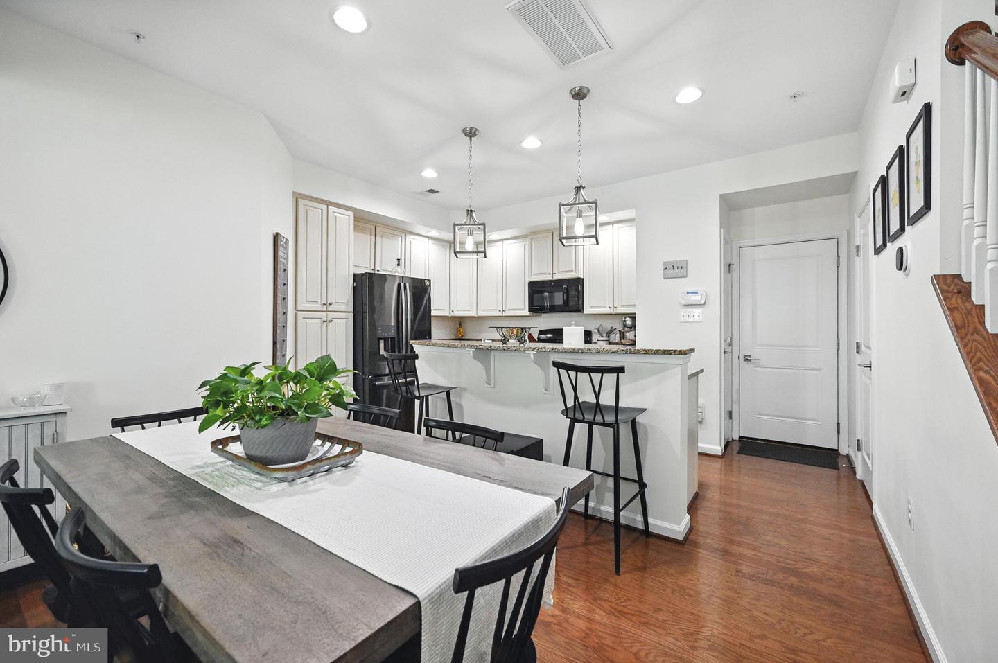 7467 BRUNSON CIR, GAINESVILLE, Virginia 20155, 3 Bedrooms Bedrooms, ,2 BathroomsBathrooms,Residential,For sale,7467 BRUNSON CIR,VAPW2097628 MLS # VAPW2097628