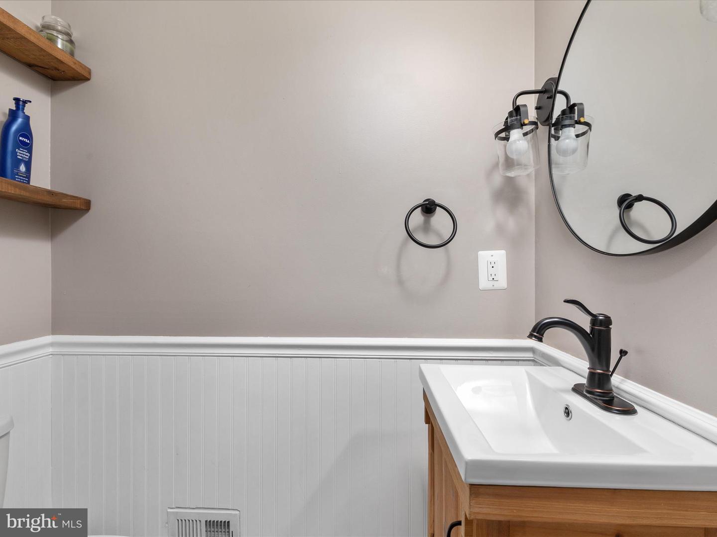 8490 MAGIC TREE CT, SPRINGFIELD, Virginia 22153, 4 Bedrooms Bedrooms, ,3 BathroomsBathrooms,Residential,For sale,8490 MAGIC TREE CT,VAFX2249358 MLS # VAFX2249358