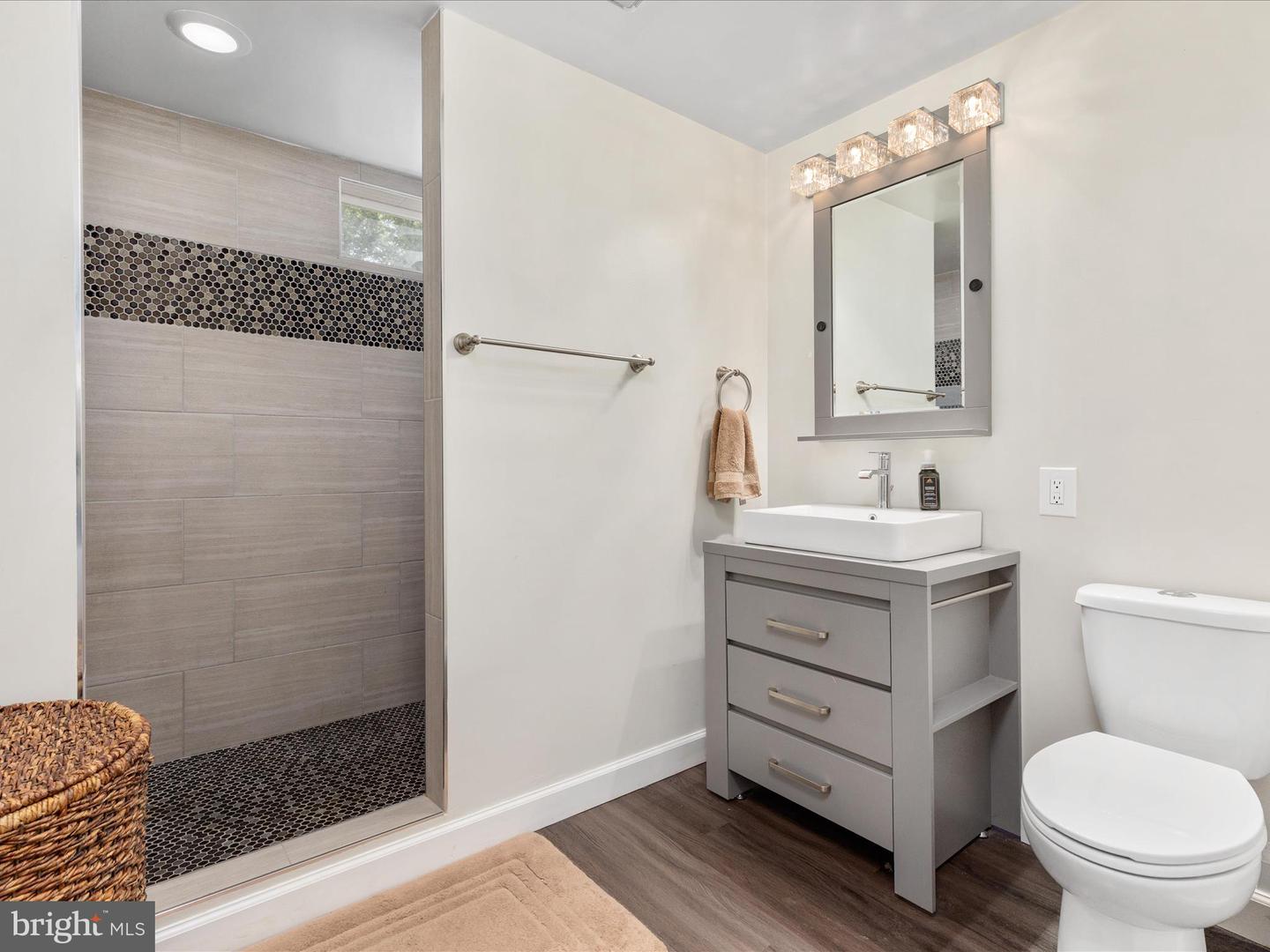 8490 MAGIC TREE CT, SPRINGFIELD, Virginia 22153, 4 Bedrooms Bedrooms, ,3 BathroomsBathrooms,Residential,For sale,8490 MAGIC TREE CT,VAFX2249358 MLS # VAFX2249358