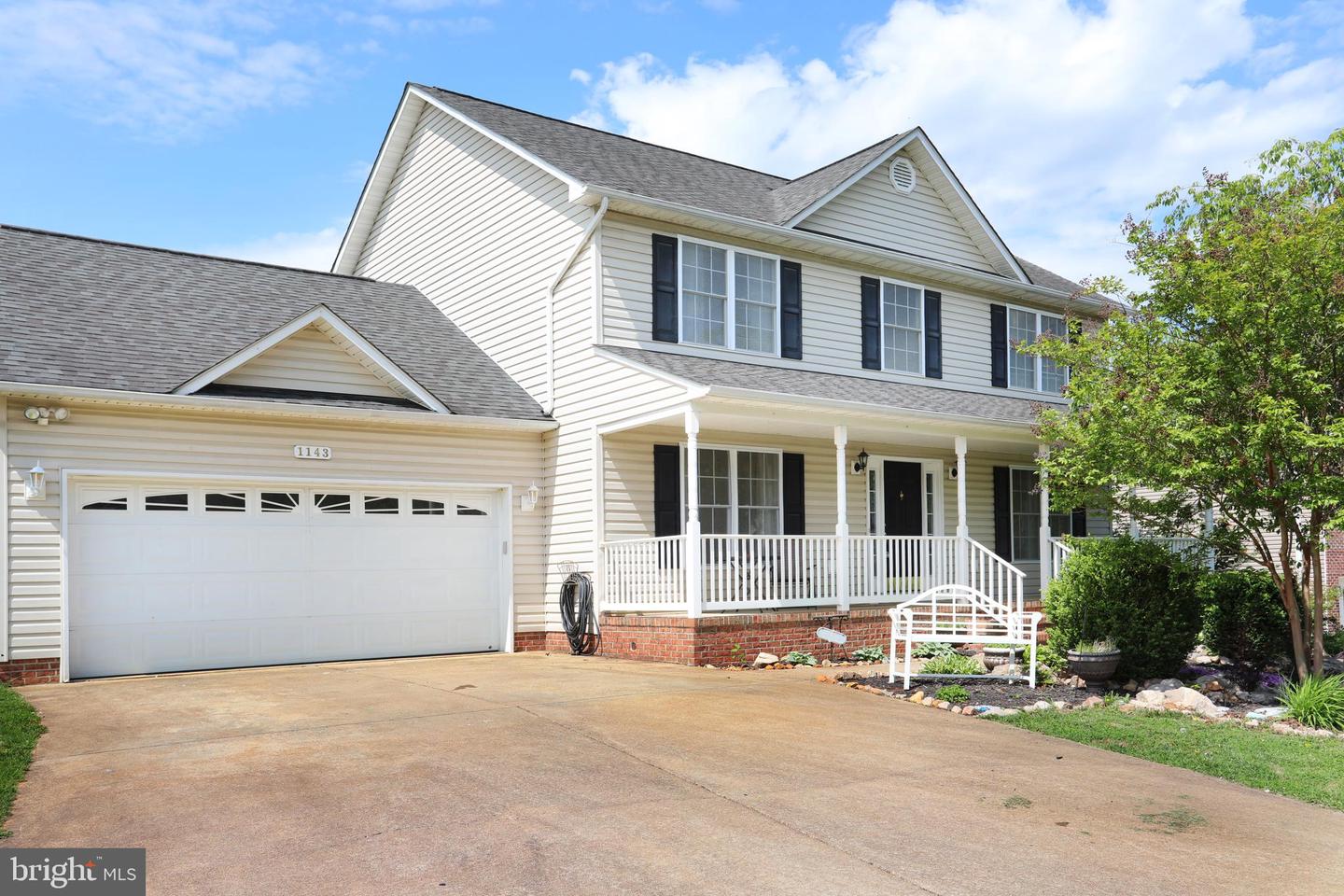 1143 HAPPY RIDGE DR, FRONT ROYAL, Virginia 22630, 4 Bedrooms Bedrooms, ,3 BathroomsBathrooms,Residential,For sale,1143 HAPPY RIDGE DR,VAWR2011558 MLS # VAWR2011558