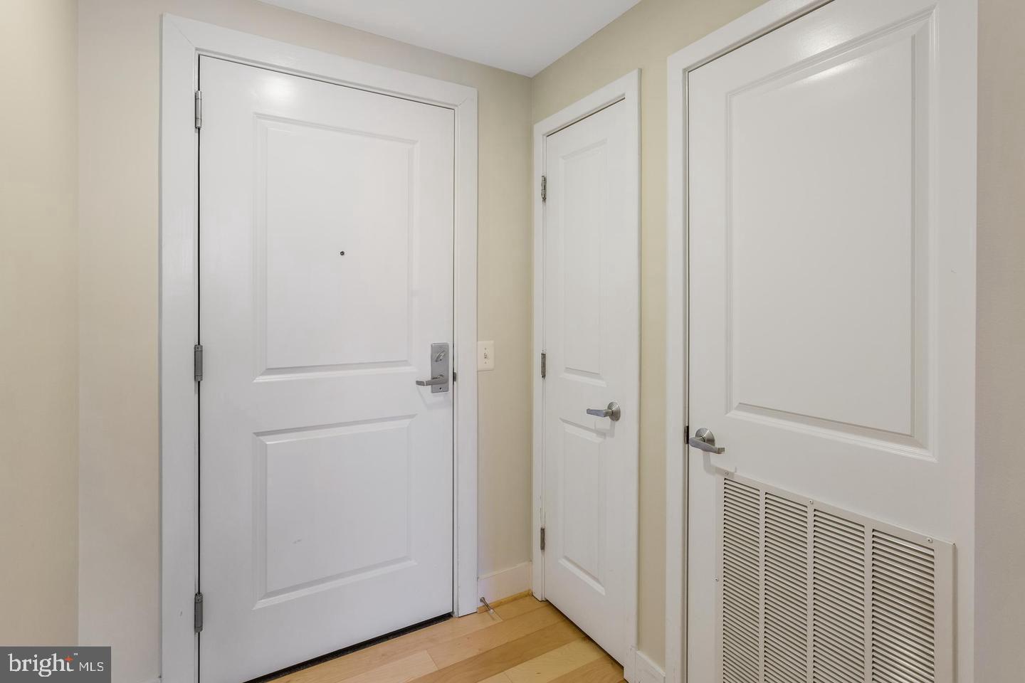 2001 15TH ST N #319, ARLINGTON, Virginia 22201, 1 Bedroom Bedrooms, ,1 BathroomBathrooms,Residential,For sale,2001 15TH ST N #319,VAAR2059748 MLS # VAAR2059748