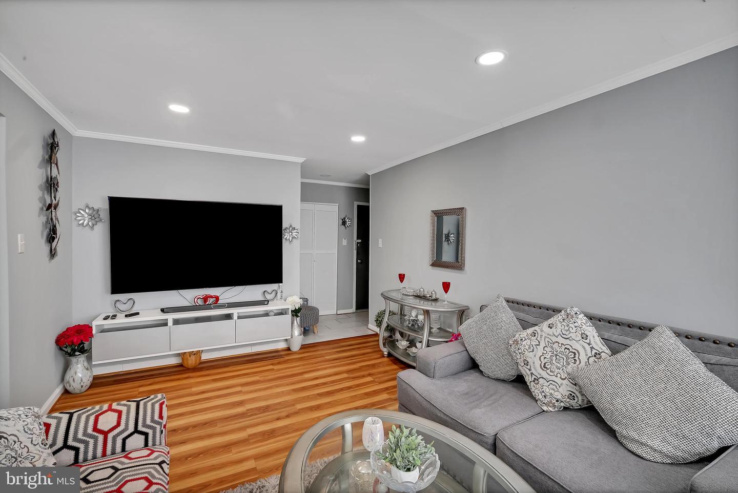 511 N ARMISTEAD ST #202, ALEXANDRIA, Virginia 22312, 3 Bedrooms Bedrooms, ,2 BathroomsBathrooms,Residential,For sale,511 N ARMISTEAD ST #202,VAAX2046876 MLS # VAAX2046876