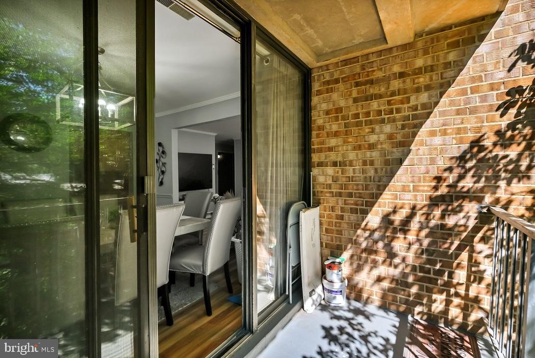 511 N ARMISTEAD ST #202, ALEXANDRIA, Virginia 22312, 3 Bedrooms Bedrooms, ,2 BathroomsBathrooms,Residential,For sale,511 N ARMISTEAD ST #202,VAAX2046876 MLS # VAAX2046876