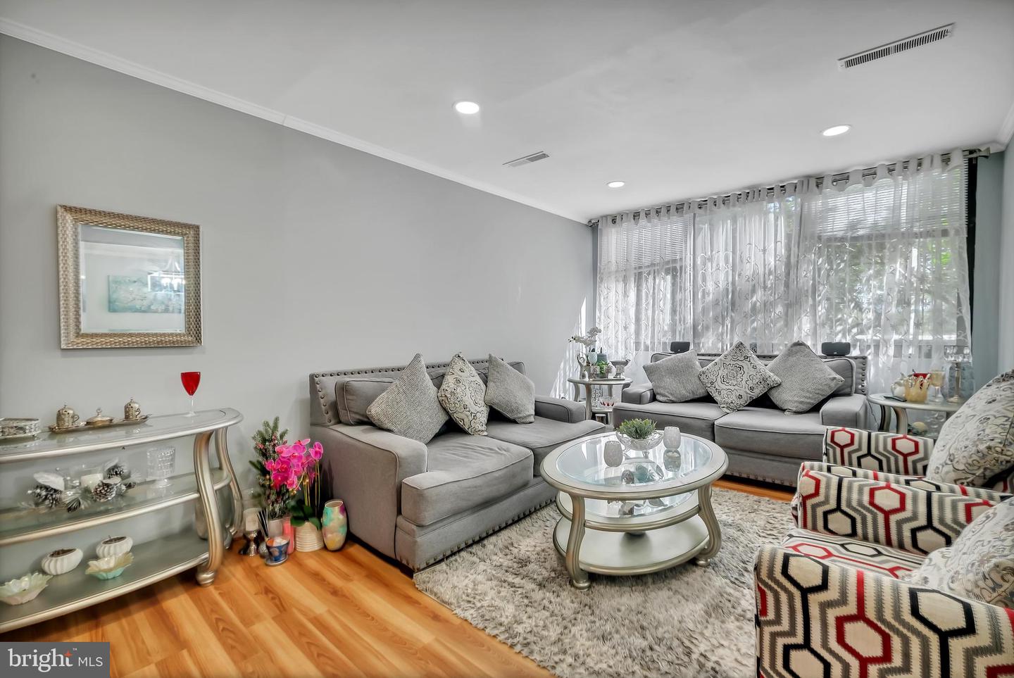 511 N ARMISTEAD ST #202, ALEXANDRIA, Virginia 22312, 3 Bedrooms Bedrooms, ,2 BathroomsBathrooms,Residential,For sale,511 N ARMISTEAD ST #202,VAAX2046876 MLS # VAAX2046876