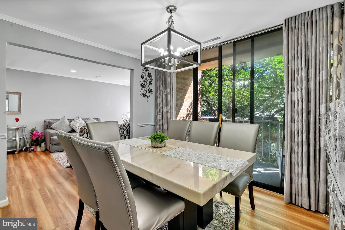 511 N ARMISTEAD ST #202, ALEXANDRIA, Virginia 22312, 3 Bedrooms Bedrooms, ,2 BathroomsBathrooms,Residential,For sale,511 N ARMISTEAD ST #202,VAAX2046876 MLS # VAAX2046876