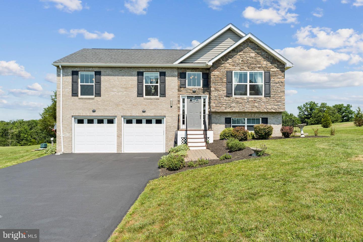 103 SANTA MARIA DR, CLEAR BROOK, Virginia 22624, 4 Bedrooms Bedrooms, ,3 BathroomsBathrooms,Residential,For sale,103 SANTA MARIA DR,VAFV2035072 MLS # VAFV2035072