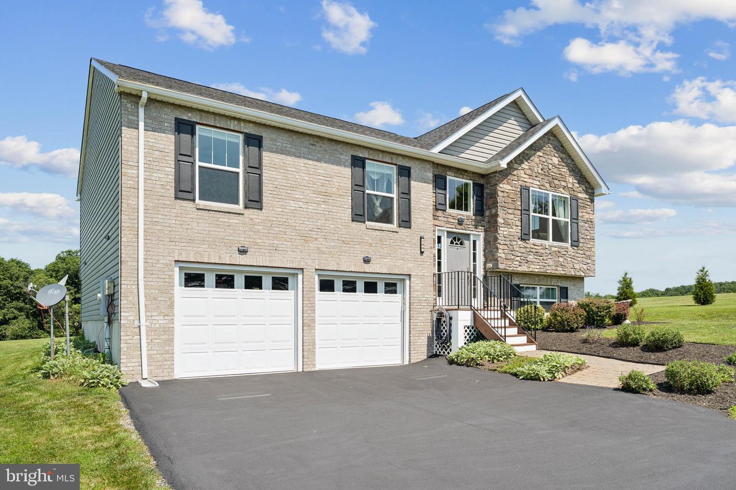 103 SANTA MARIA DR, CLEAR BROOK, Virginia 22624, 4 Bedrooms Bedrooms, ,3 BathroomsBathrooms,Residential,For sale,103 SANTA MARIA DR,VAFV2035072 MLS # VAFV2035072