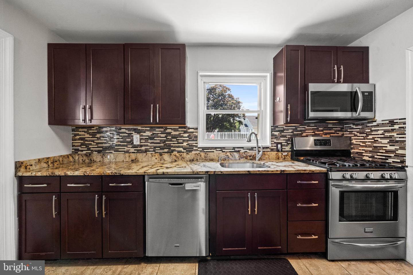 6402 VIRGINIA HILLS AVE, ALEXANDRIA, Virginia 22310, 3 Bedrooms Bedrooms, ,2 BathroomsBathrooms,Residential,For sale,6402 VIRGINIA HILLS AVE,VAFX2250520 MLS # VAFX2250520
