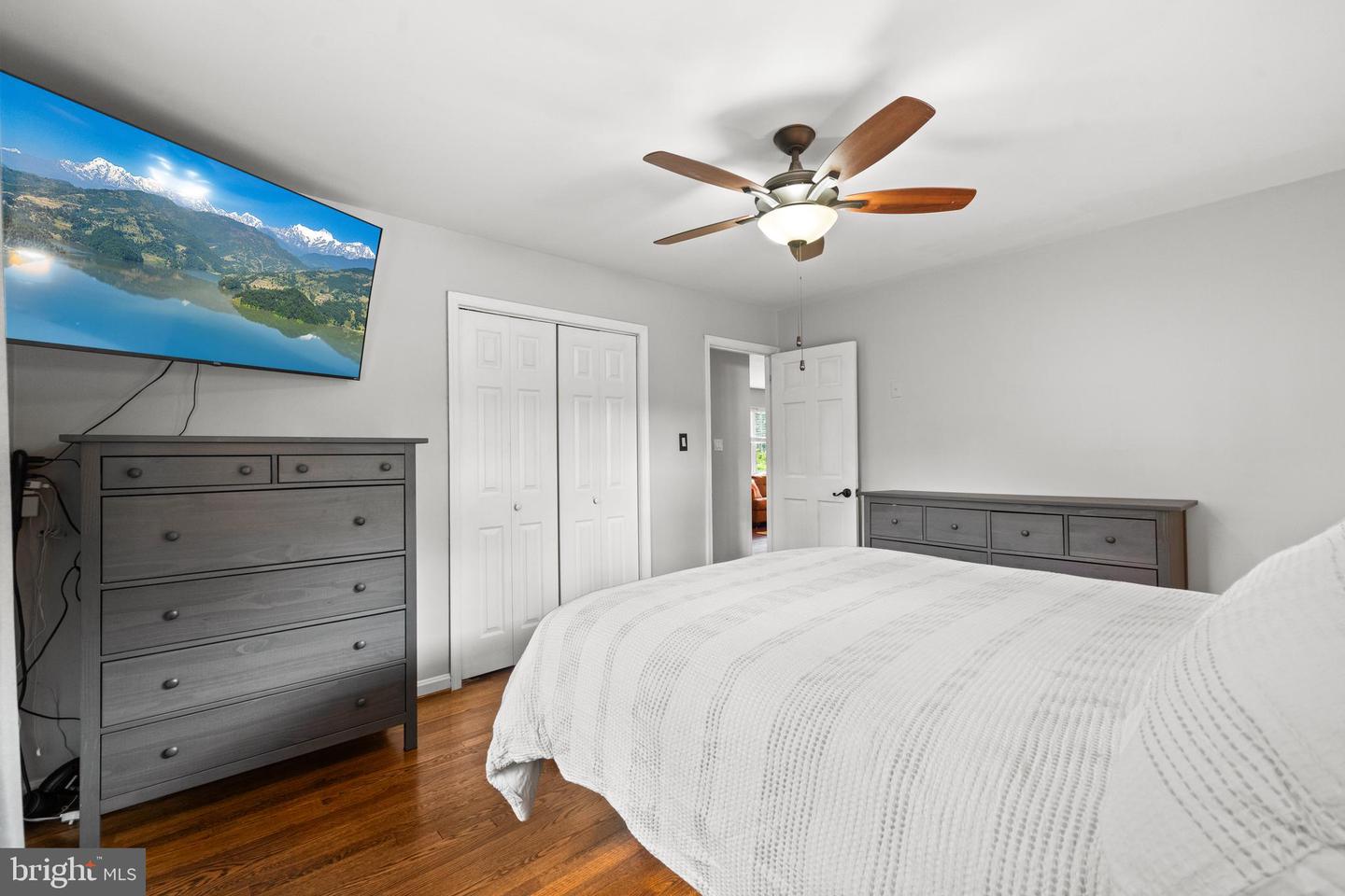 6402 VIRGINIA HILLS AVE, ALEXANDRIA, Virginia 22310, 3 Bedrooms Bedrooms, ,2 BathroomsBathrooms,Residential,For sale,6402 VIRGINIA HILLS AVE,VAFX2250520 MLS # VAFX2250520
