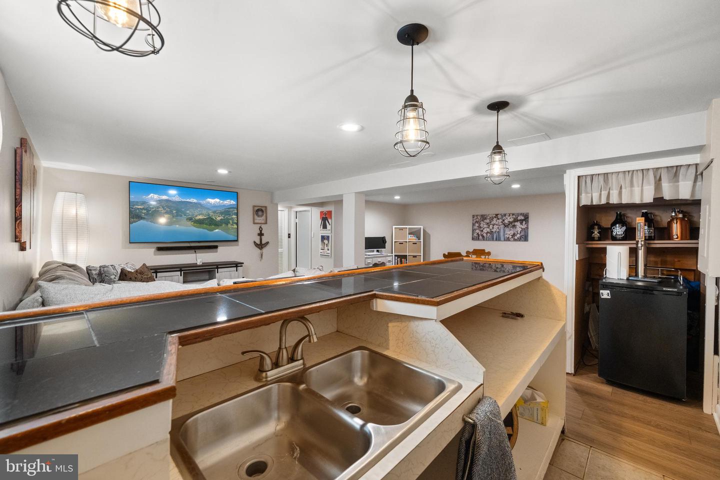 6402 VIRGINIA HILLS AVE, ALEXANDRIA, Virginia 22310, 3 Bedrooms Bedrooms, ,2 BathroomsBathrooms,Residential,For sale,6402 VIRGINIA HILLS AVE,VAFX2250520 MLS # VAFX2250520