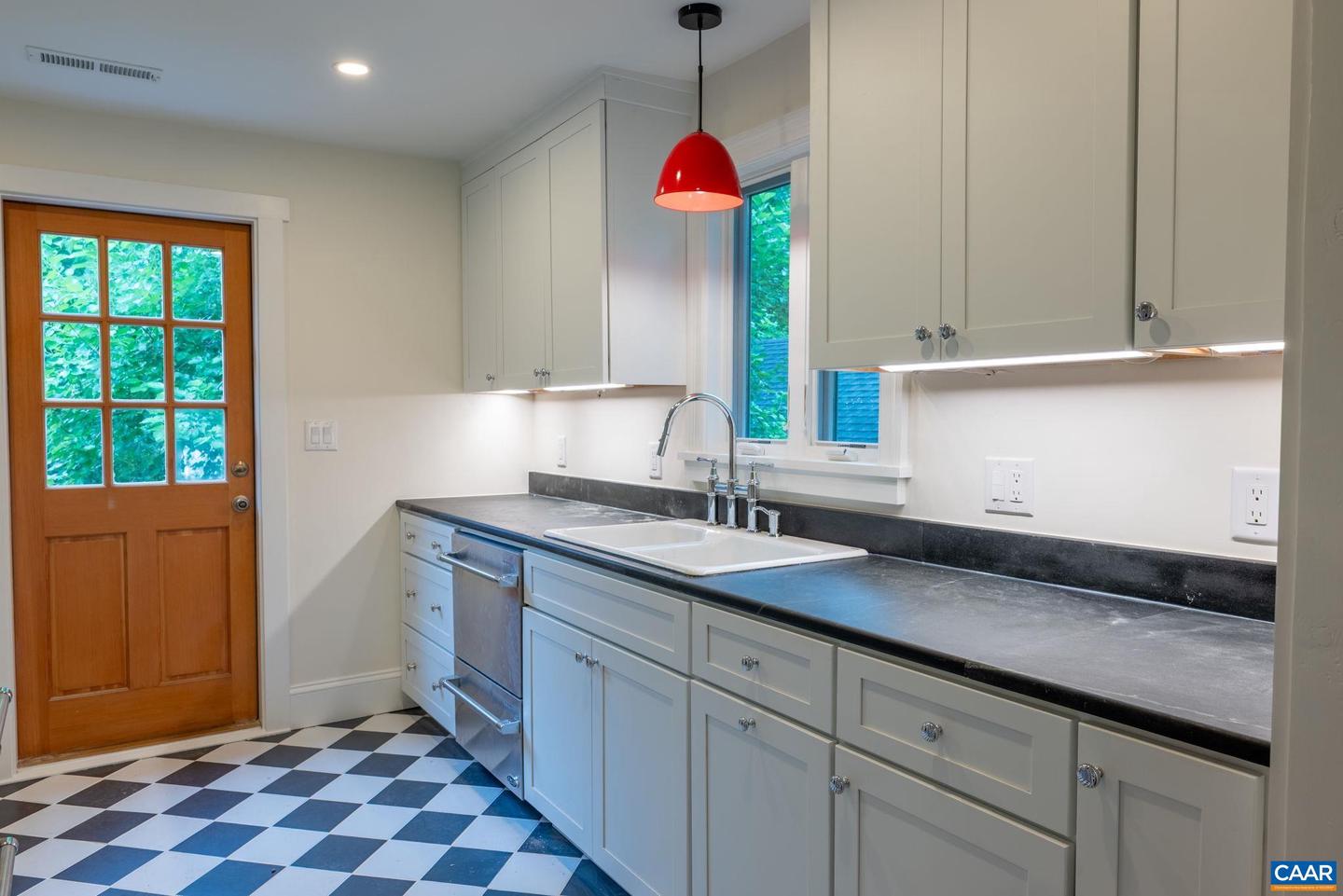 306 NE 13TH ST, CHARLOTTESVILLE, Virginia 22902, 2 Bedrooms Bedrooms, ,1 BathroomBathrooms,Residential,For sale,306 NE 13TH ST,666098 MLS # 666098