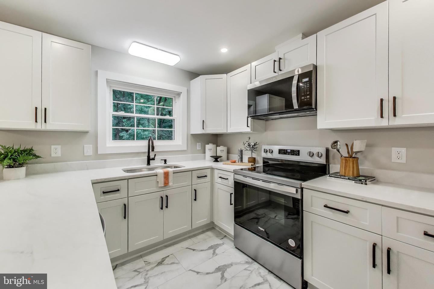 1400 WAKE FOREST DR, ALEXANDRIA, Virginia 22307, 3 Bedrooms Bedrooms, ,3 BathroomsBathrooms,Residential,For sale,1400 WAKE FOREST DR,VAFX2252288 MLS # VAFX2252288