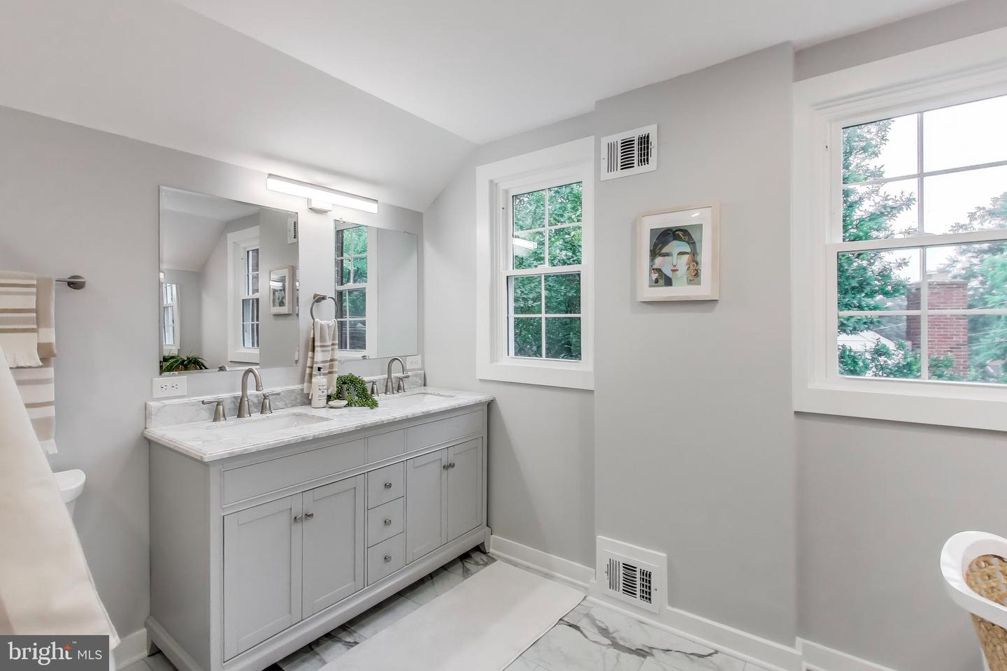 1400 WAKE FOREST DR, ALEXANDRIA, Virginia 22307, 3 Bedrooms Bedrooms, ,3 BathroomsBathrooms,Residential,For sale,1400 WAKE FOREST DR,VAFX2252288 MLS # VAFX2252288