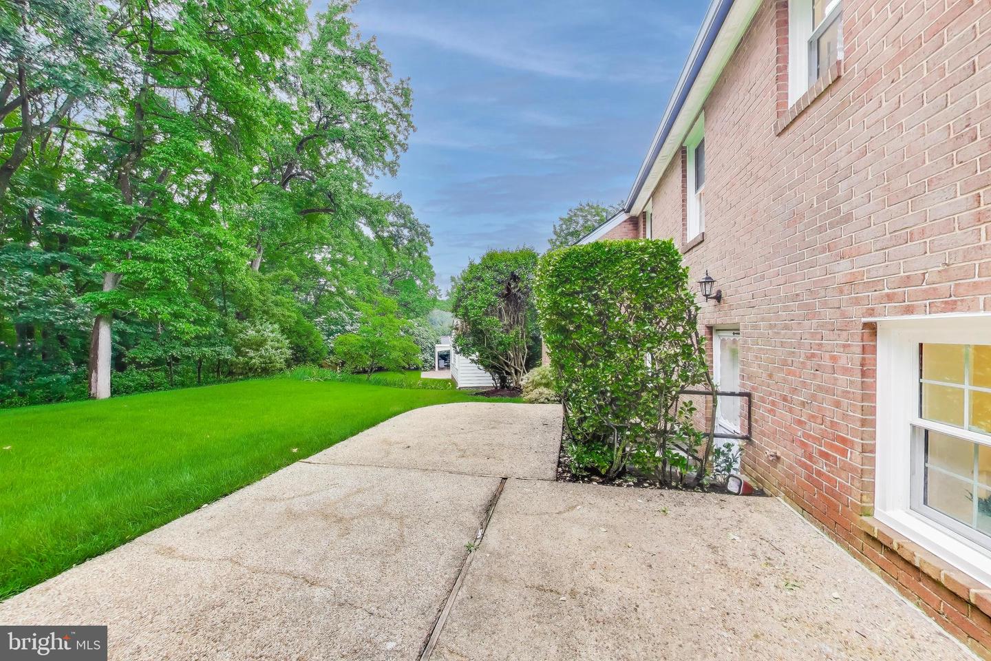 1400 WAKE FOREST DR, ALEXANDRIA, Virginia 22307, 3 Bedrooms Bedrooms, ,3 BathroomsBathrooms,Residential,For sale,1400 WAKE FOREST DR,VAFX2252288 MLS # VAFX2252288