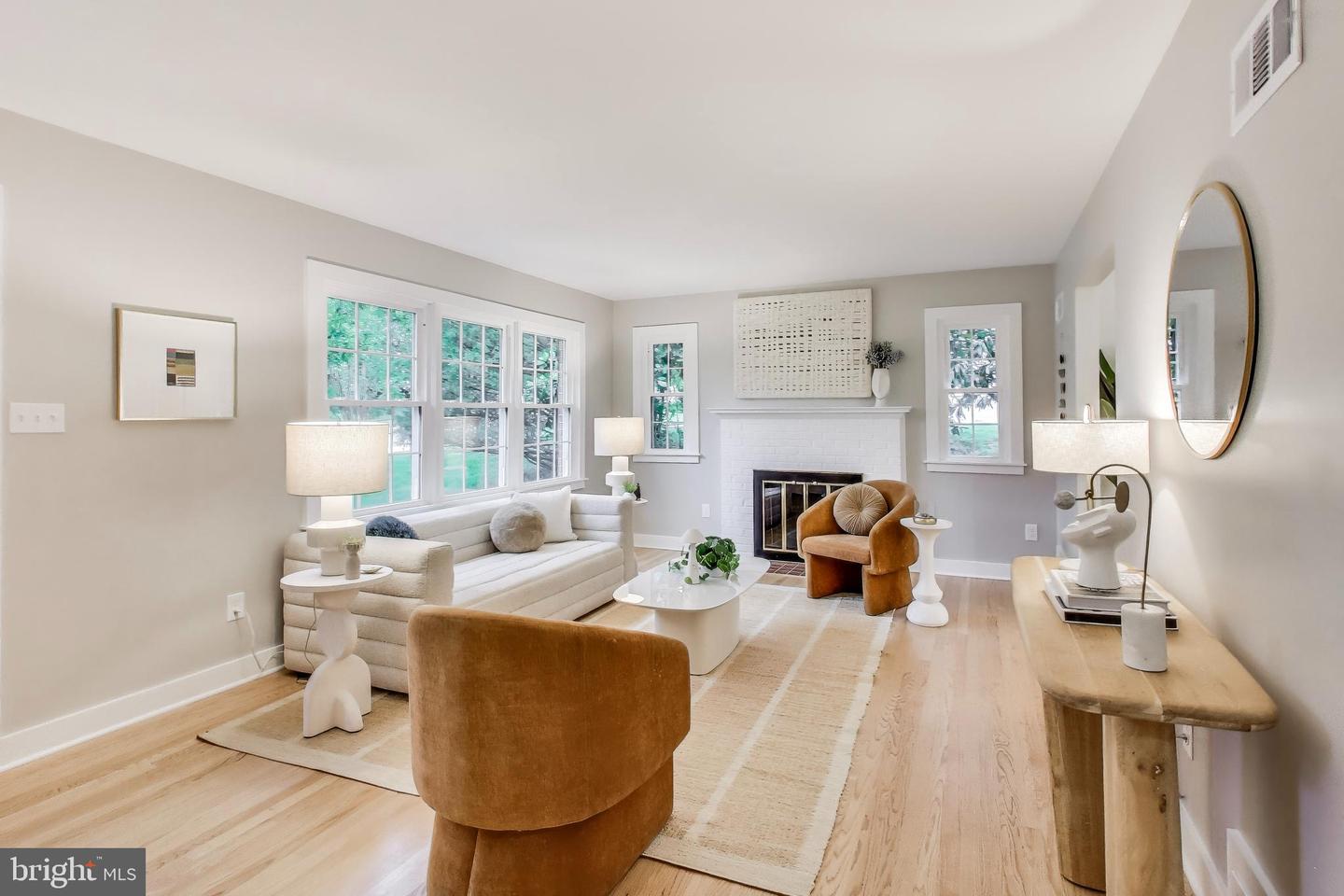 1400 WAKE FOREST DR, ALEXANDRIA, Virginia 22307, 3 Bedrooms Bedrooms, ,3 BathroomsBathrooms,Residential,For sale,1400 WAKE FOREST DR,VAFX2252288 MLS # VAFX2252288