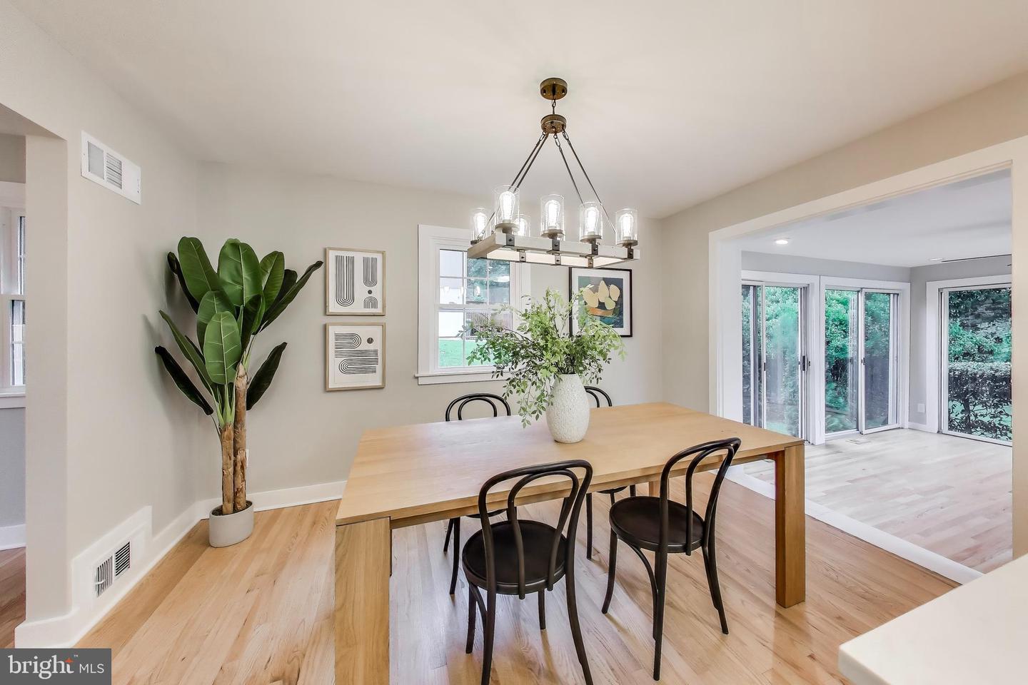 1400 WAKE FOREST DR, ALEXANDRIA, Virginia 22307, 3 Bedrooms Bedrooms, ,3 BathroomsBathrooms,Residential,For sale,1400 WAKE FOREST DR,VAFX2252288 MLS # VAFX2252288