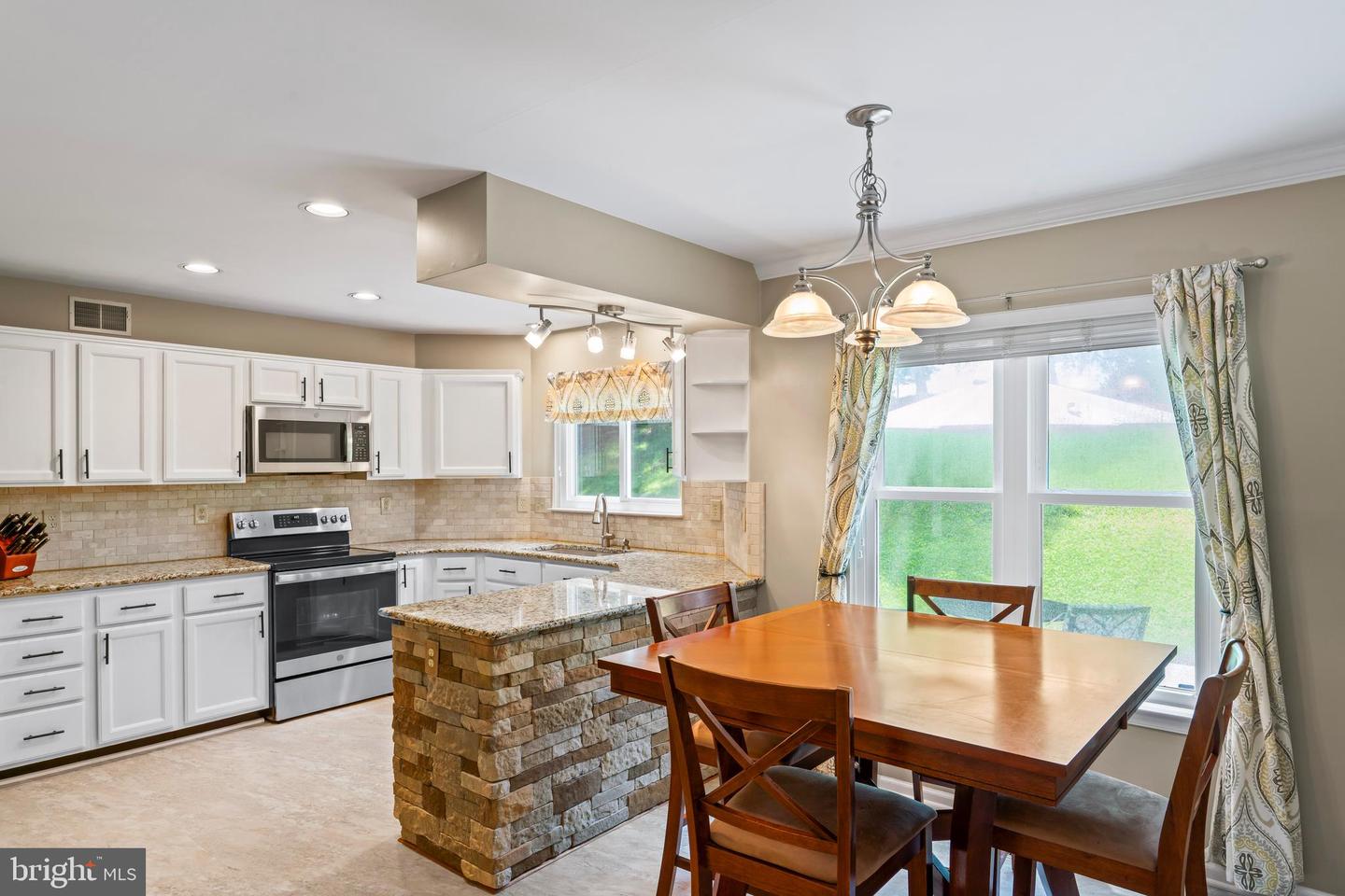 478 DEVON DR, WARRENTON, Virginia 20186, 3 Bedrooms Bedrooms, ,2 BathroomsBathrooms,Residential,For sale,478 DEVON DR,VAFQ2017216 MLS # VAFQ2017216