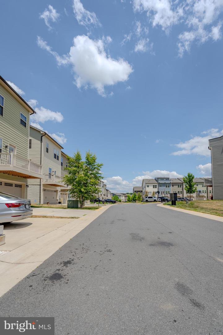 18191 RED MULBERRY RD, DUMFRIES, Virginia 22026, 3 Bedrooms Bedrooms, ,2 BathroomsBathrooms,Residential,For sale,18191 RED MULBERRY RD,VAPW2098154 MLS # VAPW2098154