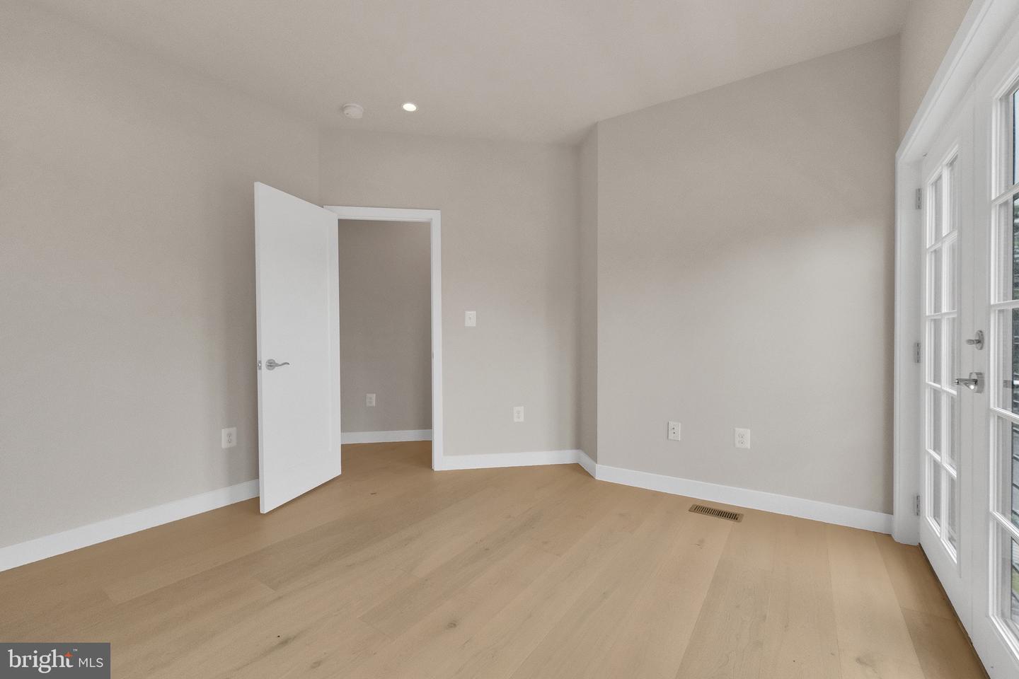 854 XENIA SE #1, WASHINGTON, District Of Columbia 20032, 3 Bedrooms Bedrooms, ,2 BathroomsBathrooms,Residential,For sale,854 XENIA SE #1,DCDC2208236 MLS # DCDC2208236