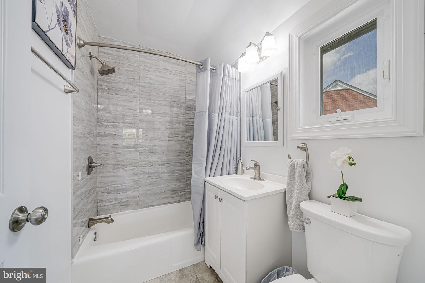 125 S COLUMBUS ST, ARLINGTON, Virginia 22204, 3 Bedrooms Bedrooms, ,2 BathroomsBathrooms,Residential,For sale,125 S COLUMBUS ST,VAAR2059988 MLS # VAAR2059988