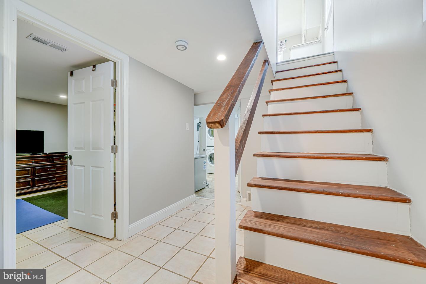 125 S COLUMBUS ST, ARLINGTON, Virginia 22204, 3 Bedrooms Bedrooms, ,2 BathroomsBathrooms,Residential,For sale,125 S COLUMBUS ST,VAAR2059988 MLS # VAAR2059988