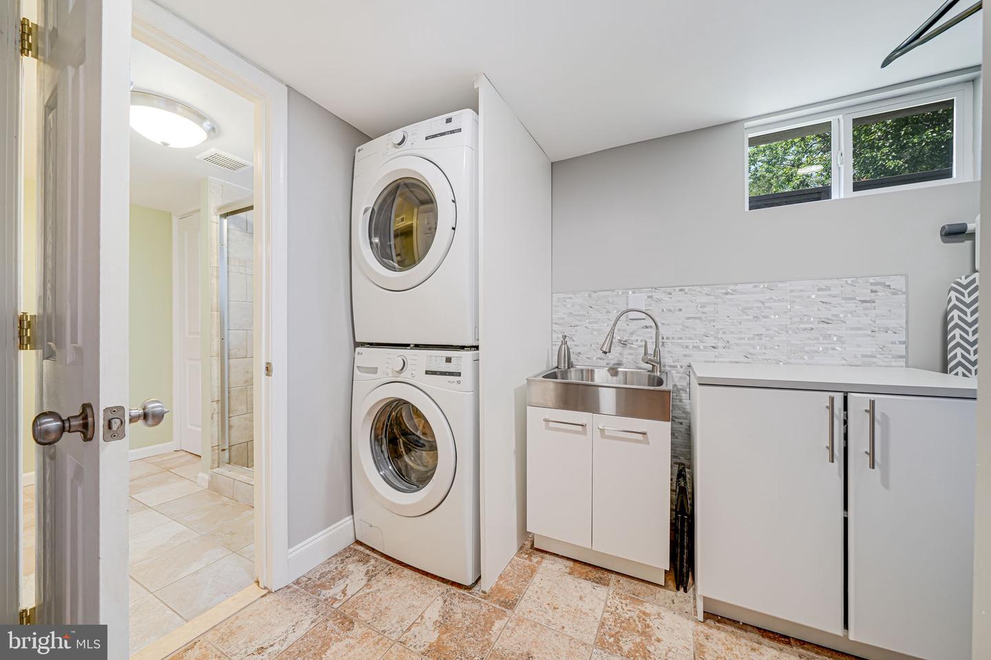 125 S COLUMBUS ST, ARLINGTON, Virginia 22204, 3 Bedrooms Bedrooms, ,2 BathroomsBathrooms,Residential,For sale,125 S COLUMBUS ST,VAAR2059988 MLS # VAAR2059988