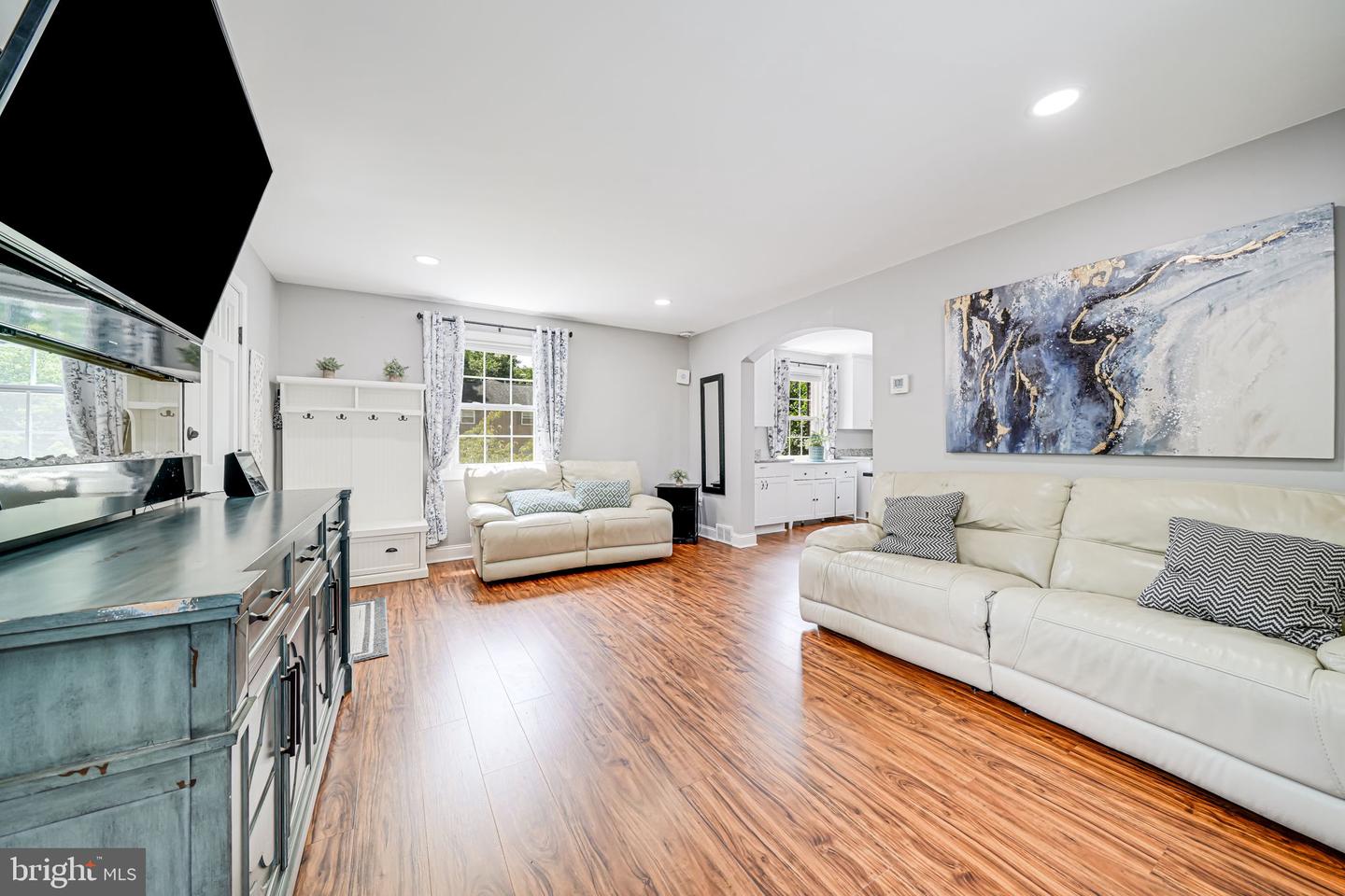125 S COLUMBUS ST, ARLINGTON, Virginia 22204, 3 Bedrooms Bedrooms, ,2 BathroomsBathrooms,Residential,For sale,125 S COLUMBUS ST,VAAR2059988 MLS # VAAR2059988