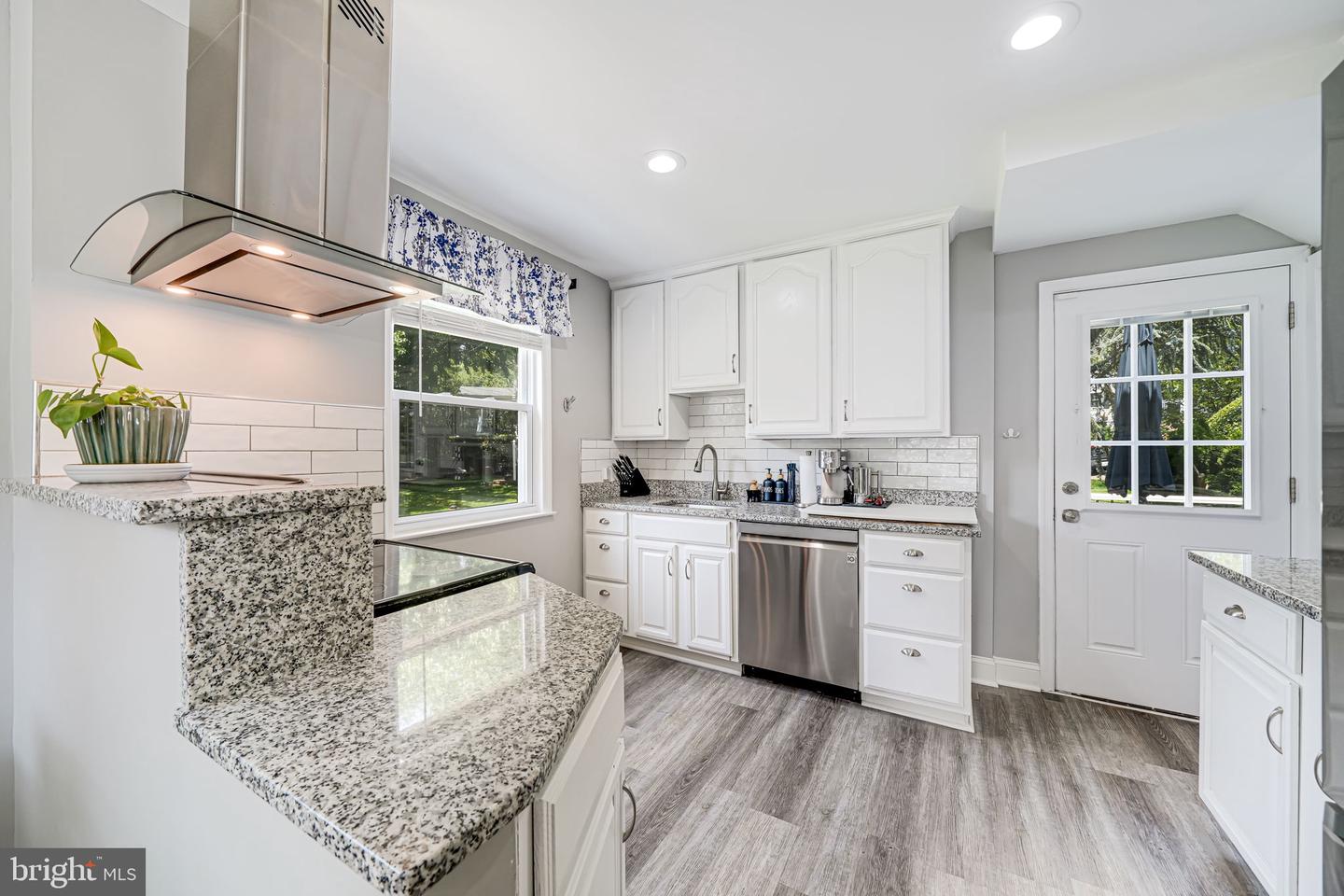 125 S COLUMBUS ST, ARLINGTON, Virginia 22204, 3 Bedrooms Bedrooms, ,2 BathroomsBathrooms,Residential,For sale,125 S COLUMBUS ST,VAAR2059988 MLS # VAAR2059988