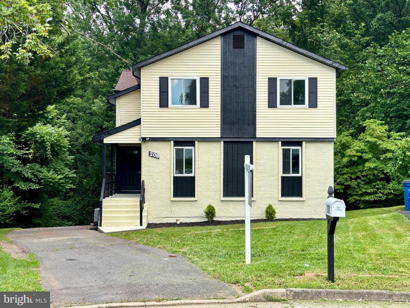 208 KEYES CT, STERLING, Virginia 20164, 5 Bedrooms Bedrooms, ,3 BathroomsBathrooms,Residential,For sale,208 KEYES CT,VALO2100836 MLS # VALO2100836